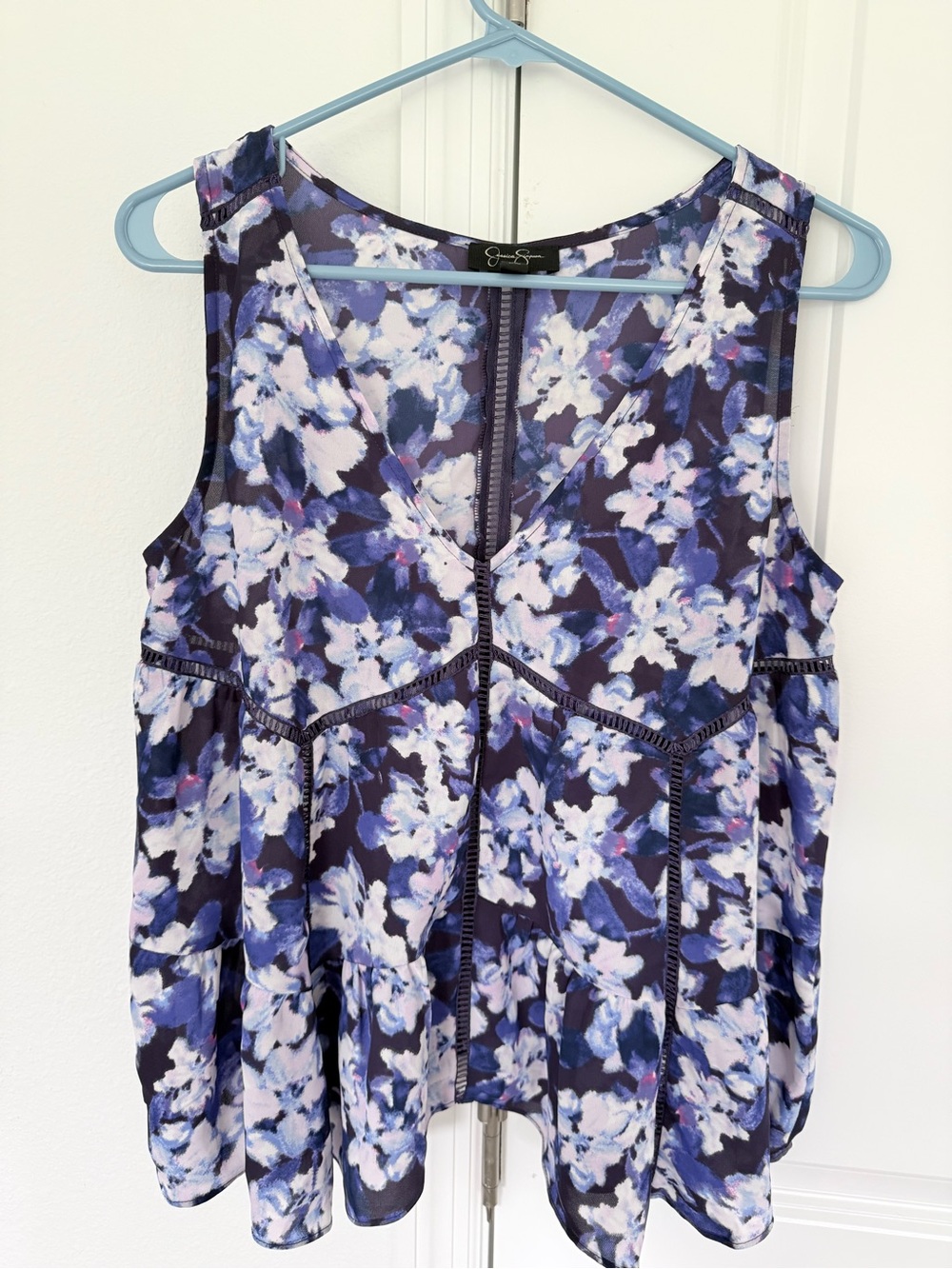 Jessica Simpson Blue and White Floral V-Neck Sleeveless Tunic